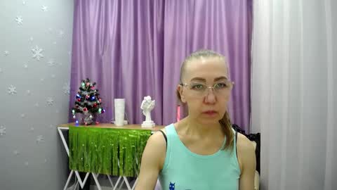 Snapshot of queen_a_n_i chatting on 12-25-24, 10:28 A N I Ill be here on December 1st online show from 12-25-24, 10:28