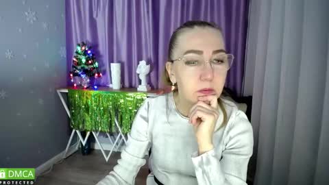 Snapshot of queen_a_n_i chatting on 01-04-25, 09:10 A N I Ill be here on December 1st online show from 01-04-25, 09:10