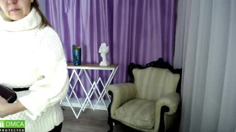 Snapshot of queen_a_n_i chatting on 01-22-25, 07:25 A N I Ill be here on December 1st online show from 01-22-25, 07:25