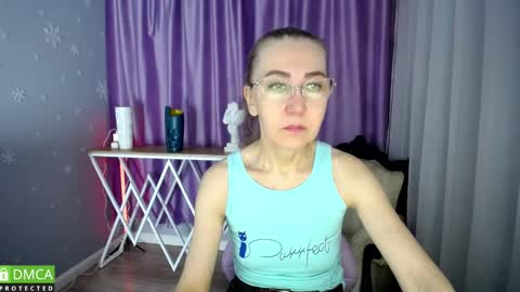 Snapshot of queen_a_n_i chatting on 01-31-25, 08:43 A N I Ill be here on December 1st online show from 01-31-25, 08:43