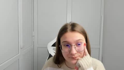 Amelie online show from 03-21-26, 08:30