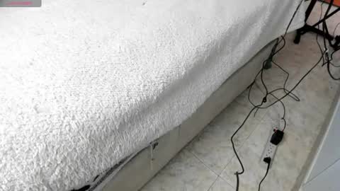 Snapshot of queen_antonella_oficial chatting on 06-30-26, 06:31 QUEEN ANTONELLA online show from 06-30-26, 06:31
