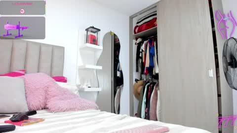 Snapshot of queen_antonella_oficial chatting on 07-07-26, 07:07 QUEEN ANTONELLA online show from 07-07-26, 07:07