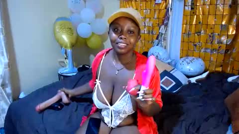 QUEEN  DOLY online show from 05-21-26, 02:51
