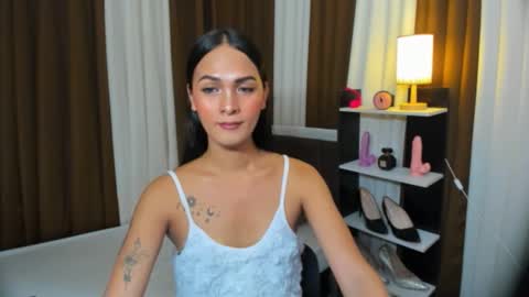 Snapshot of queen_dyosa chatting on 10-26-25, 05:24 Queen Dyosa online show from 10-26-25, 05:24