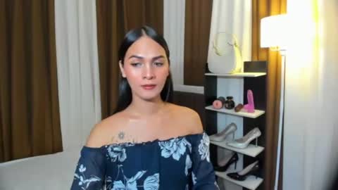 Snapshot of queen_dyosa chatting on 11-19-25, 05:13 Queen Dyosa online show from 11-19-25, 05:13