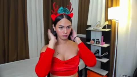 Snapshot of queen_dyosa chatting on 12-14-25, 07:36 Queen Dyosa online show from 12-14-25, 07:36