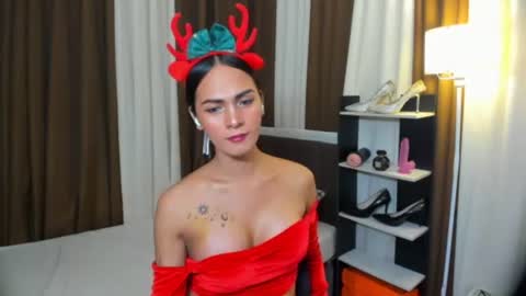 Snapshot of queen_dyosa chatting on 12-15-25, 09:02 Queen Dyosa online show from 12-15-25, 09:02