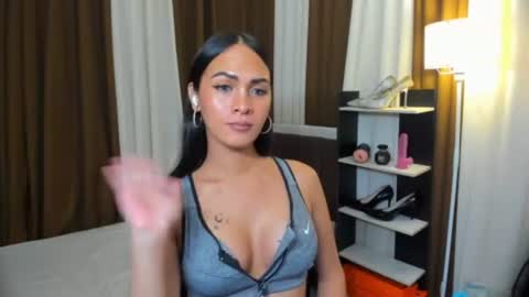 Snapshot of queen_dyosa chatting on 12-17-25, 08:26 Queen Dyosa online show from 12-17-25, 08:26