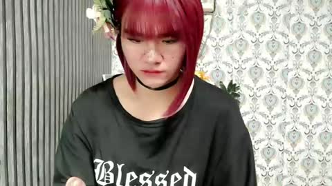 Snapshot of queen_elicktra chatting on 03-10-25, 02:26 JOY online show from 03-10-25, 02:26