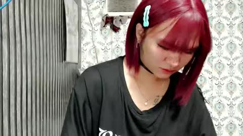 Snapshot of queen_elicktra chatting on 10-11-25, 01:27 JOY online show from 10-11-25, 01:27