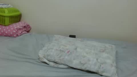 Snapshot of queen_ema chatting on 04-20-26, 06:53 queen ema online show from 04-20-26, 06:53