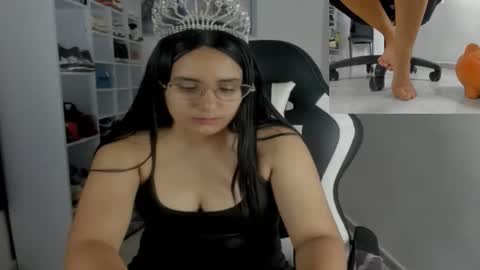 queen_findom1 online show from 12-05-25, 05:49