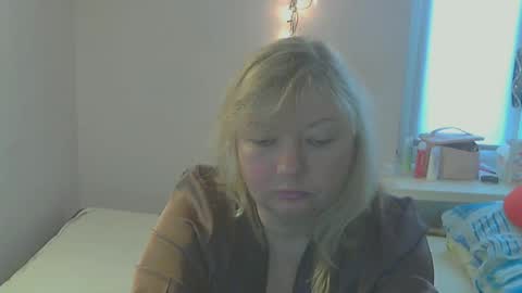 queen_jane8 online show from 03-11-25, 11:44
