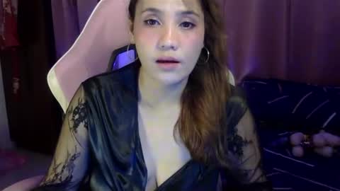 Snapshot of queen_kur chatting on 12-02-24, 07:05 QueenHennessy online show from 12-02-24, 07:05