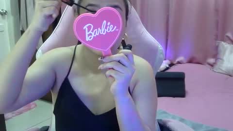 Snapshot of queen_kur chatting on 02-13-25, 05:26 QueenHennessy online show from 02-13-25, 05:26