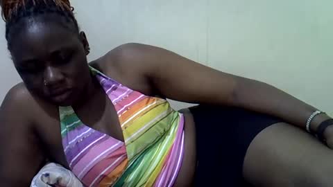 Snapshot of queen_leilla chatting on 06-18-26, 03:40 queen_leilla online show from 06-18-26, 03:40