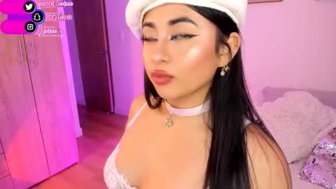 Snapshot of queen_liana chatting on 01-02-25, 10:05 Liana online show from 01-02-25, 10:05