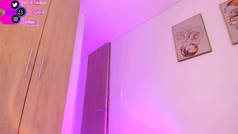 Snapshot of queen_liana chatting on 03-12-25, 08:19 Liana online show from 03-12-25, 08:19