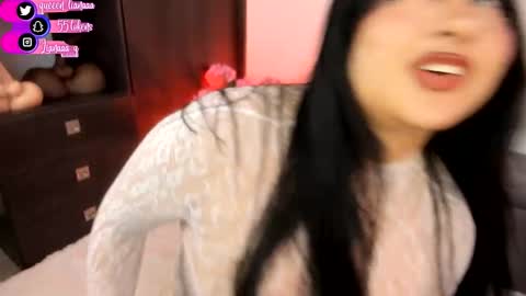 Snapshot of queen_liana chatting on 11-23-25, 06:57 Liana online show from 11-23-25, 06:57