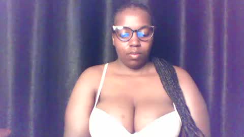Snapshot of queen_melanine chatting on 07-05-26, 04:19 QUEEN online show from 07-05-26, 04:19