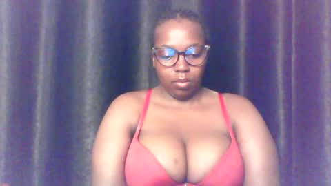Snapshot of queen_melanine chatting on 07-06-26, 03:47 QUEEN online show from 07-06-26, 03:47