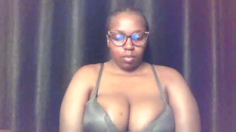 Snapshot of queen_melanine chatting on 07-09-26, 04:38 QUEEN online show from 07-09-26, 04:38