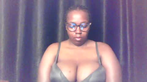Snapshot of queen_melanine chatting on 07-10-26, 03:55 QUEEN online show from 07-10-26, 03:55