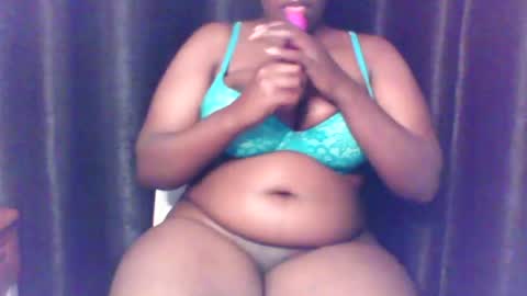 Snapshot of queen_melanine chatting on 07-11-26, 03:42 QUEEN online show from 07-11-26, 03:42