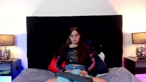 Snapshot of queen_misy chatting on 06-29-26, 09:26 queen_misy online show from 06-29-26, 09:26