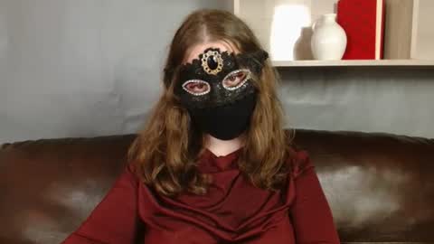 Snapshot of queen_nora chatting on 06-20-26, 10:45 Nora online show from 06-20-26, 10:45