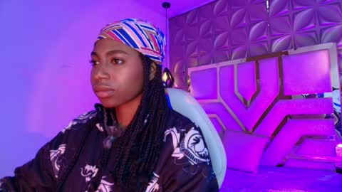 Snapshot of queen_perla_ chatting on 04-23-26, 12:29 online show from 04-23-26, 12:29