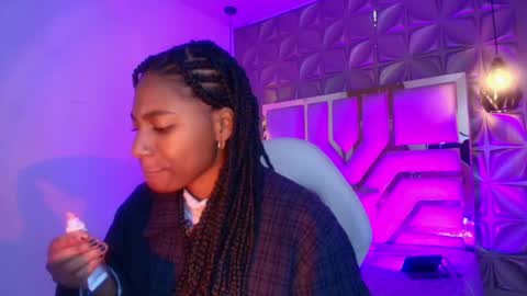 Snapshot of queen_perla_ chatting on 04-28-26, 12:32 online show from 04-28-26, 12:32
