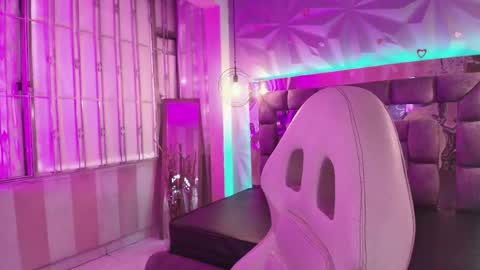 Snapshot of queen_perla_ chatting on 05-09-26, 12:10 online show from 05-09-26, 12:10