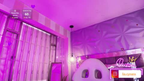 Snapshot of queen_perla_ chatting on 05-15-26, 12:01 online show from 05-15-26, 12:01