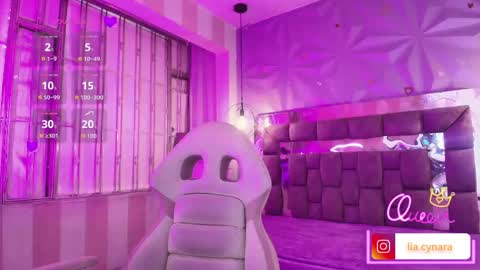 Snapshot of queen_perla_ chatting on 05-19-26, 11:38 online show from 05-19-26, 11:38