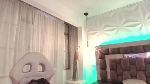 Snapshot of queen_perla_ chatting on 06-03-26, 11:57 online show from 06-03-26, 11:57