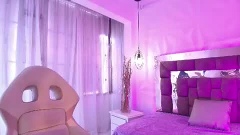 Snapshot of queen_perla_ chatting on 07-06-26, 06:10 online show from 07-06-26, 06:10
