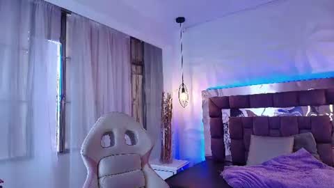 Snapshot of queen_perla_ chatting on 07-10-26, 12:19 online show from 07-10-26, 12:19