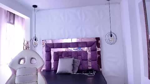 Snapshot of queen_perla_ chatting on 07-12-26, 12:07 online show from 07-12-26, 12:07