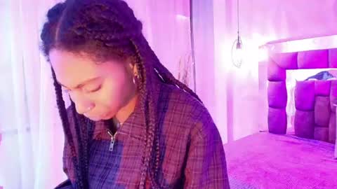Snapshot of queen_perla_ chatting on 07-16-26, 12:33 online show from 07-16-26, 12:33
