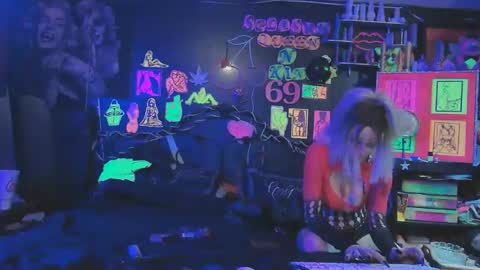 queen_splashh420 online show from 04-04-26, 06:00