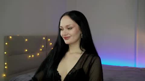 Snapshot of queenaliss chatting on 06-10-26, 06:23 Your world and the universe Aliss online show from 06-10-26, 06:23