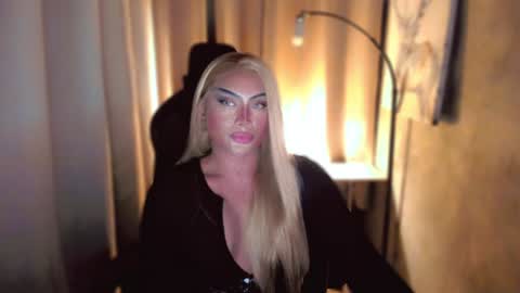 Snapshot of queenarthalia chatting on 02-07-25, 10:52 ARTHA online show from 02-07-25, 10:52