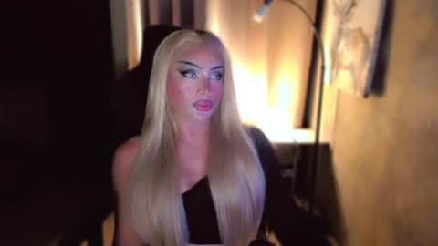 Snapshot of queenarthalia chatting on 03-06-25, 11:47 ARTHA online show from 03-06-25, 11:47