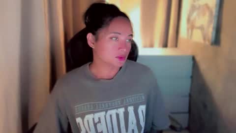 Snapshot of queenarthalia chatting on 09-15-25, 06:24 ARTHA online show from 09-15-25, 06:24