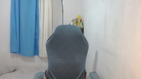 Snapshot of queenboba chatting on 01-06-25, 04:02 queen online show from 01-06-25, 04:02