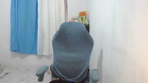 Snapshot of queenboba chatting on 01-08-25, 07:34 queen online show from 01-08-25, 07:34