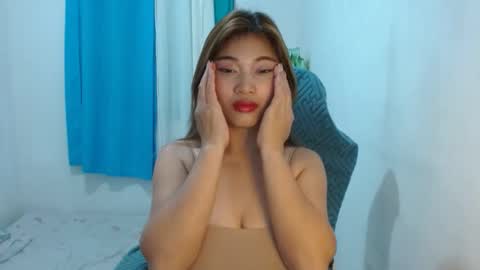 Snapshot of queenboba chatting on 02-19-25, 04:55 queen online show from 02-19-25, 04:55