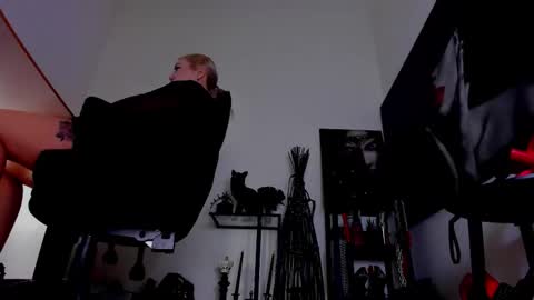 Misscatsnow online show from 02-28-26, 08:48